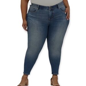 𝅺Torrid High-Rise Bombshell Skinny Jeans